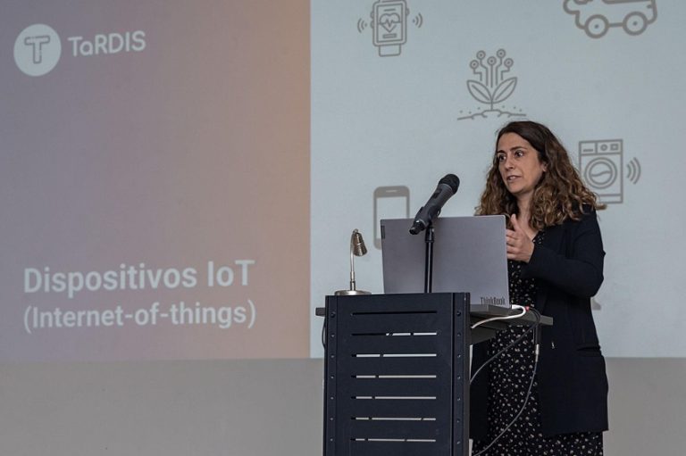 Carla Ferreria, NOVA LINCS/DI, presents the European project TaRDIS